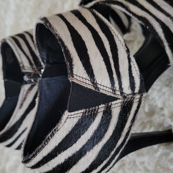 Trina Turk Malibu Calf Hair Cut Out Pump Heels 9 - Picture 4 of 16